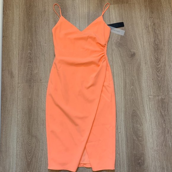 Black Halo Dresses & Skirts - BRAND NEW Peach Dress